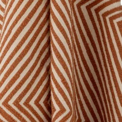 Bloomingville - Maddeleine Gooi, 125 X 150 Cm, Oranje -CONNOX Winkel Bloomingville Maddeleine ueberwurf 125 x 150 cm orange Detail Ambiente