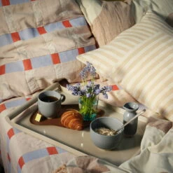 Broste Copenhagen - Tide Wollen Deken -CONNOX Winkel Broste Copenhagen Frankie Kissen Charlie Tablett Ambiente 1