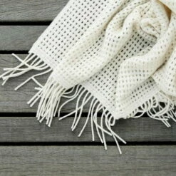 Elvang - Basket Plafond 13 Elvang - Basket Plafond -CONNOX Winkel Elvang Basket Decke 130x200 cm off white Ambiente 1