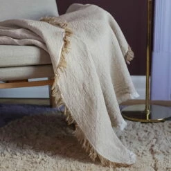 Elvang - Daisy Plafond -CONNOX Winkel Elvang Daisy Decke camel Sessel Teppich Ambiente