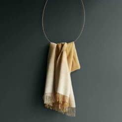 Elvang - Horizon Plafond -CONNOX Winkel Elvang Horizon Decke ocker Ambiente