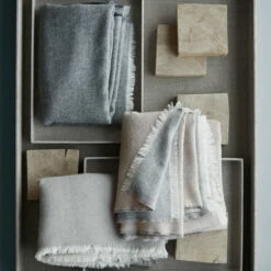 Elvang - Venice Wollen Deken 10 Elvang - Venice Wollen Deken -CONNOX Winkel Elvang Venice Decke Ambiente