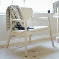 Form & Refine - Aymara Plafond -CONNOX Winkel Form Refine Origin Lounge Chair Esche Situation