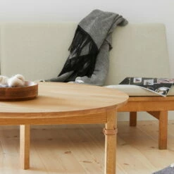 Form & Refine - Aymara Plafond -CONNOX Winkel Form Refine Section Holzschale 24 cm H 6 cm Eiche Aymara Decke Situation