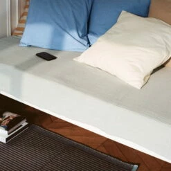 Hay - Crinkle Bedsprei 17 Hay - Crinkle Bedsprei -CONNOX Winkel Hay Crinkle Tagesdecke cool grey Situation 4