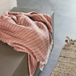 House Doctor - Alice Wollen Deken 11 House Doctor - Alice Wollen Deken -CONNOX Winkel House Doctor Alice Wolldecke 200x140 cm Ambiente 3