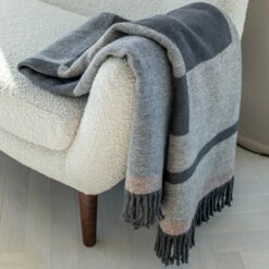 Mette Ditmer - Bauhaus Plafond 18 Mette Ditmer - Bauhaus Plafond -CONNOX Winkel Mette Ditmer Bauhaus Decke Situation 4