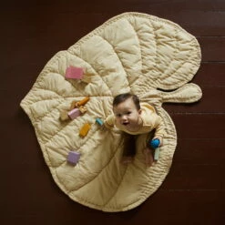 Nofred - Leaf Speeldeken 20 Nofred - Leaf Speeldeken -CONNOX Winkel Nofred Leaf Spieldecke sand Situation 1