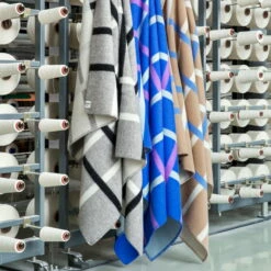 Røros Tweed - Knut Wollen Deken 29 Røros Tweed - Knut Wollen Deken -CONNOX Winkel Roros Tweed Knut Wolldecke 135 x 200 cm Gruppe Situation 2