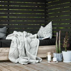 Røros Tweed - Naturpledd Wollen Deken, 135 X 200 Cm, Flette -CONNOX Winkel Roros Tweed Naturpledd Wolldecke 135 200 cm flette Outdoor Ambiente