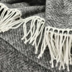 Södahl - Stillness Plafond -CONNOX Winkel Soedahl Stillness Decke 130 x 170 cm ash Detail