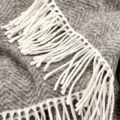 Södahl - Stillness Plafond -CONNOX Winkel Soedahl Stillness Decke 130 x 170 cm taupe Detail 2