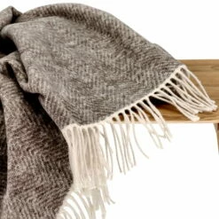 Södahl - Stillness Plafond -CONNOX Winkel Soedahl Stillness Decke 130 x 170 cm taupe Detail