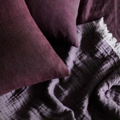 &Tradition & Tradition - Collect SC31 Sprei -CONNOX Winkel andtradition Collect Kissen Wolldecke Tagesdecke burgundy Detail