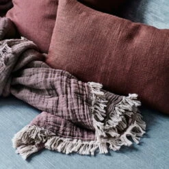 &Tradition & Tradition - Collect SC31 Sprei -CONNOX Winkel andtradition Collect SC33 Tagesdecke Leinen 240x260 cm cloud burgundy Ambiente