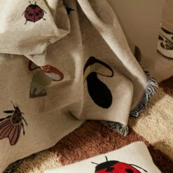 Ferm Living - Forest Plafond- En Wanddecoratie, 120 X 170 Cm, Zand -CONNOX Winkel ferm Living Forest Decke und Wanddeko 120 x 170 cm sand Situation 1